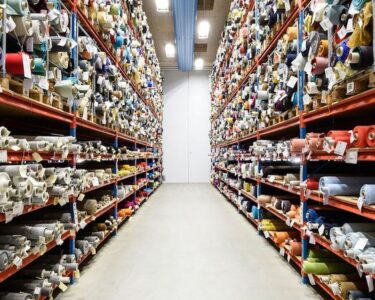 полки с тканями